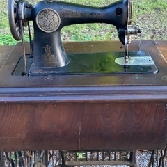 ◎お値下げしました‼️ 【断捨離中】 早い者勝ち‼️古い シンガーミシン 足踏み 鉄脚 網脚SINGER シリアルナンバー G7423651？C7423651？