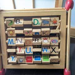 木製玩具　おもちゃ　時計　アルファベット　知育玩具