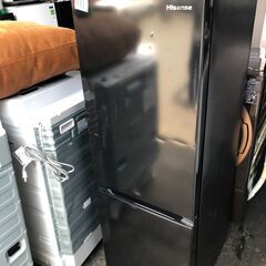 NO 171 🌈北九州市内配送設置無料✨🌈 2022年式 ハイセンス 冷蔵庫 幅49cm 175L ブラック HR-D1701B 2ドア 右開き 大容量冷蔵室122L スリム