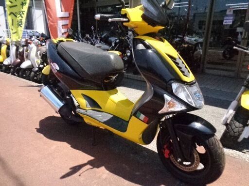 NO.5043　キムコ　スーパー９Ｓ （ＫＹＭＣＯ） 水冷２サイクルエンジン　前後ディスクブレーキ　イエロー＆ブラック　☆彡