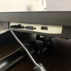 32インチモニター