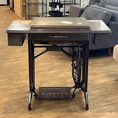 (Y) 北大前! 札幌 引取 RICCAR リッカー 足踏みミシン レトロ アンティーク ハンドクラフト 手工芸 手芸 裁縫 鉄脚 古道具 店舗什器 インテリア 1028857