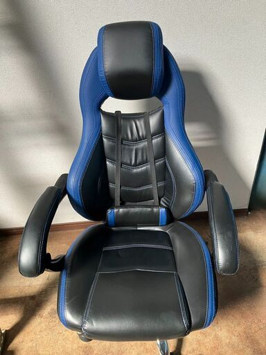 【値下げしました！】ゲーミングチェア　パソコンチェア　フットレスト付き