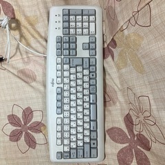 FUJITSUキーボード中古パソコン PCパーツ