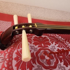 三味線、地唄、子持ち綾杉胴、紅木、桐ハードケース、バチ付