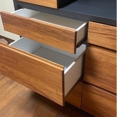 おしゃれな河口家具製作所の食器棚