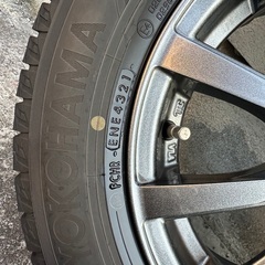 スタッドレスタイヤ4本　アルミホイール付き　175/70R14 アイスガード iG60 2021年43週目　バリ山