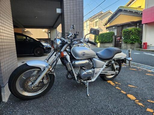 ホンダ V-TWIN マグナ250cc