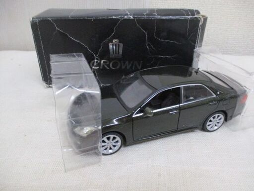 GΣ2 ミニカー TOYOTA CROWN トヨタ クラウン 6V4 ダークグリーンマイカ 1/30 非売品