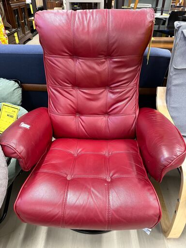 ジモティ来店特価!!　　回転椅子　オットマン付き　　　レッド　　J-0634