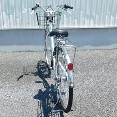 中古自転車多数販売中!　安い自転車は大丈夫？という方　是非ご来店ください!　シティサイクル  Marukin RAINY PREMER マルキン レイニープレミア 27インチ 長く乗るために耐久性が強化されたプレミアムモデル パンクしづらい耐摩耗タイヤ ホワイト 内装3段変速 オートライト ステンレス部品を多用 状態は全体的に良好と思います!　m19