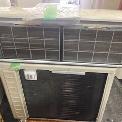 ☆中古￥26,800！HITACHI　2.2kwルームエアコン　家電　2021年製　RAS-HT22L型　【BF085】