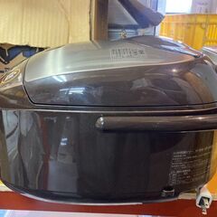 ☆中古￥10,800！ZOUJIRUSHI　10合IH炊飯ジャー　家電　2021年製　NW-VP18E9型　【BF086】