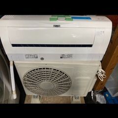 ☆中古￥26,800！HITACHI　2.8kwルームエアコン　家電　2019年製　RAS-W28J(W)型　【BF087】