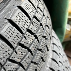 車のパーツ タイヤ、ホイール215/45/17