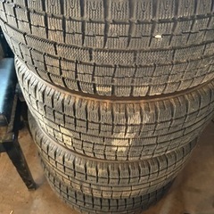 車のパーツ タイヤ、ホイール225/55/17