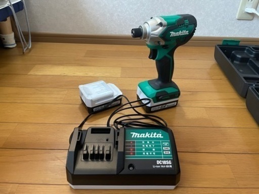マキタ　インパクトドライバー