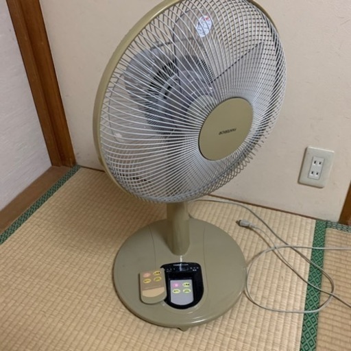 家電 季節、空調家電 扇風機　動作確認済　リモコン付き　（0）