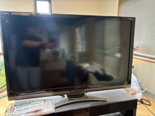 シャープ　52型テレビ