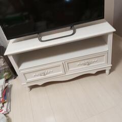 クラッシックで、エレガントなテレビ台