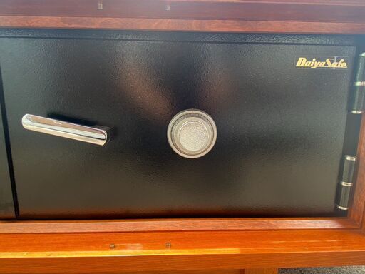 決まりました】※福岡市内無料配送※【美品】Daiya Safe 刀剣用耐火金庫