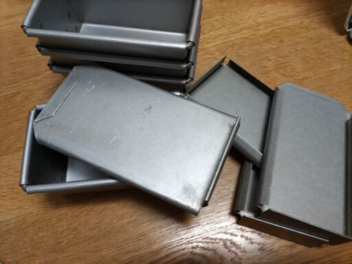 パン  の型  中古　蓋つき　　4個