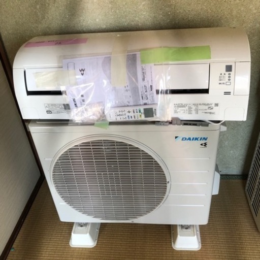 ダイキンエアコン，2022年製。42000円。100V