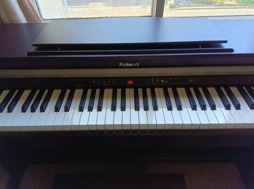 電子ピアノ　Roland　HP-2