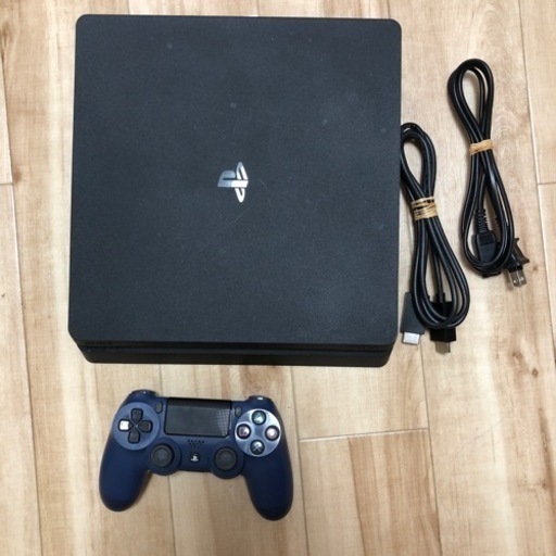 PS4 本体とコントローラー