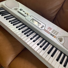 ヤマハ ピアノ 電子キーボード　光ガイド　　EZ-J23　