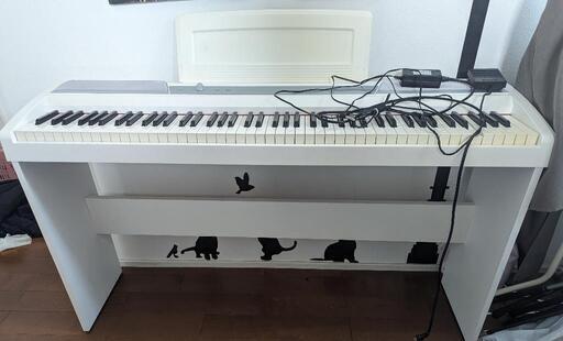電子ピアノ　楽器