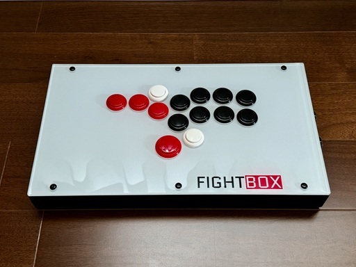 PC用レバーレスアーケードコントローラー　FightBox F8 使用時間1時間程度