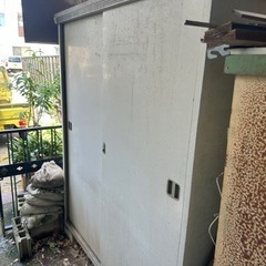 スチール物置（受け渡し予定です）