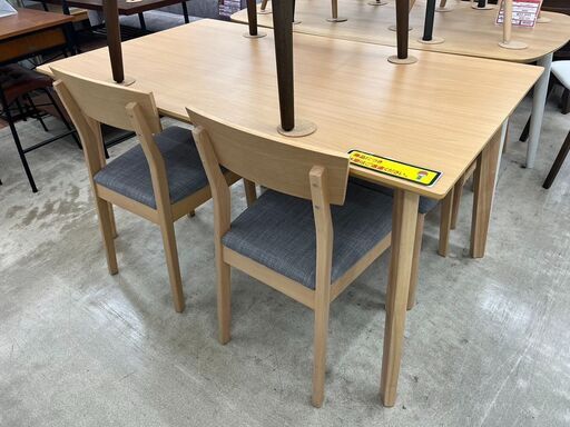 未使用に近い家具4点ダイニングセット ニトリ NITORI2024年製造モデル 天然木916