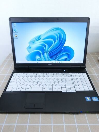 【おみせっち】FUJITSU LIFEBOOK ノートパソコン Core-i5 メモリ8GB SSD240GB Windows11Pro
