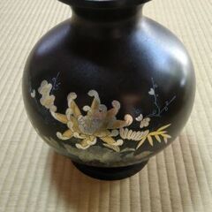 高岡銅器の花瓶