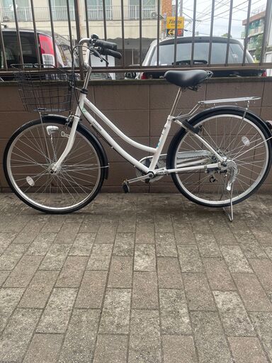 リサイクルショップどりーむ荒田店 No1300 自転車　シティサイクル　26インチ　ギア切り替え付き♪　LEDオートライト　鍵付き　美品♪