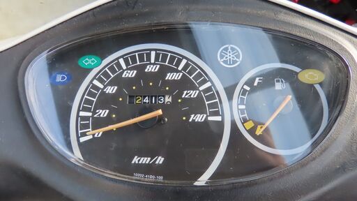 走行2413Km！ヤマハ　アクシス　トリート　125！タイヤ前後・バッテリー・サイドスタンド・シート表皮新品！ 走行2413Km！ヤマハ アクシス トリート 125！タイヤ前後・バッテリー