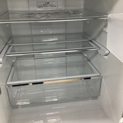 F-18【ご来店頂ける方限定】Hisenseの3ドア冷凍冷蔵庫です