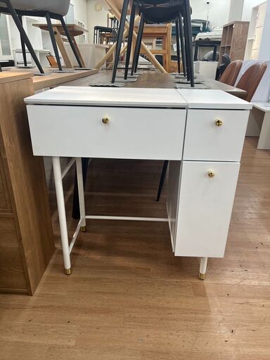 【展示品・未使用品】ドレッサー  化粧台 メイク台 幅70cm 参考価格19,990円自社配送時代引き可※現金、クレジット、スマホ決済対応※