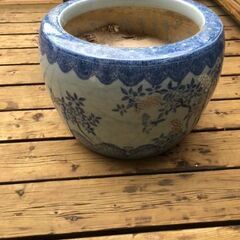 火鉢を4個高さ約38幅 約47重量約9-15kg