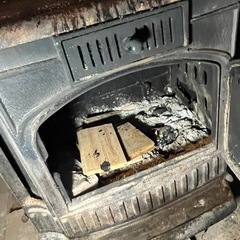 薪ストーブ　
商談中