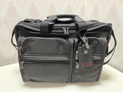 TUMI ラージ　エクスパンダブル　オーガナイザー　コンピュータ　ブリーフケース
