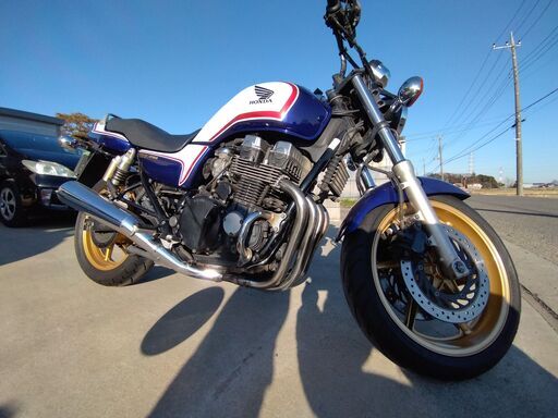 CB750 RC42 キャブレター式空冷4発の最終型が最大の売り