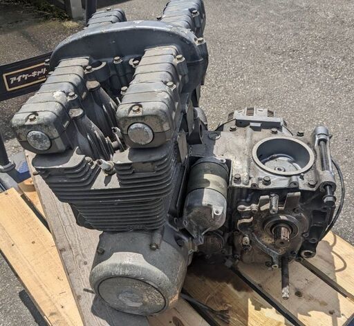 カワサキ　ゼファー400エンジン　ZX400AE　富山県内であれば輸送します。 カワサキ ゼファー400エンジン ZX400AE 富山県内であれば輸送します。