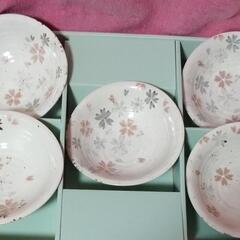 有田焼 桜の花びら柄の取り皿 鍋皿