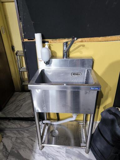 一層シンク、蛇口付きですぐ使えます
