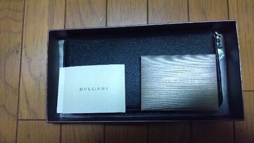 ３３０００で売れました　BVLGARI　未使用にちかい財布　ブラック