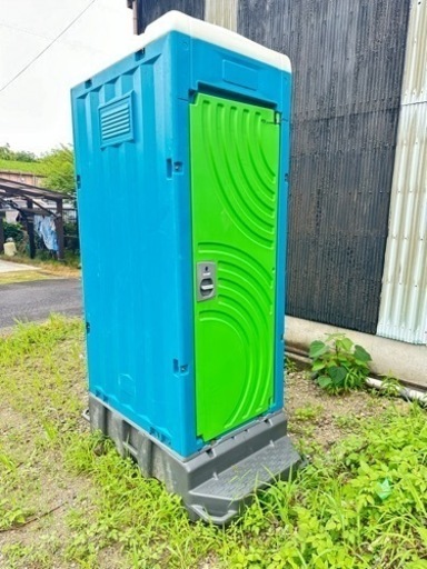 仮設トイレ