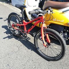 静岡県浜松市より GT ストンパー プライム 20 マウンテンバイク 自転車 GT STOMPER PRIME 20 MTB キッズ　子供